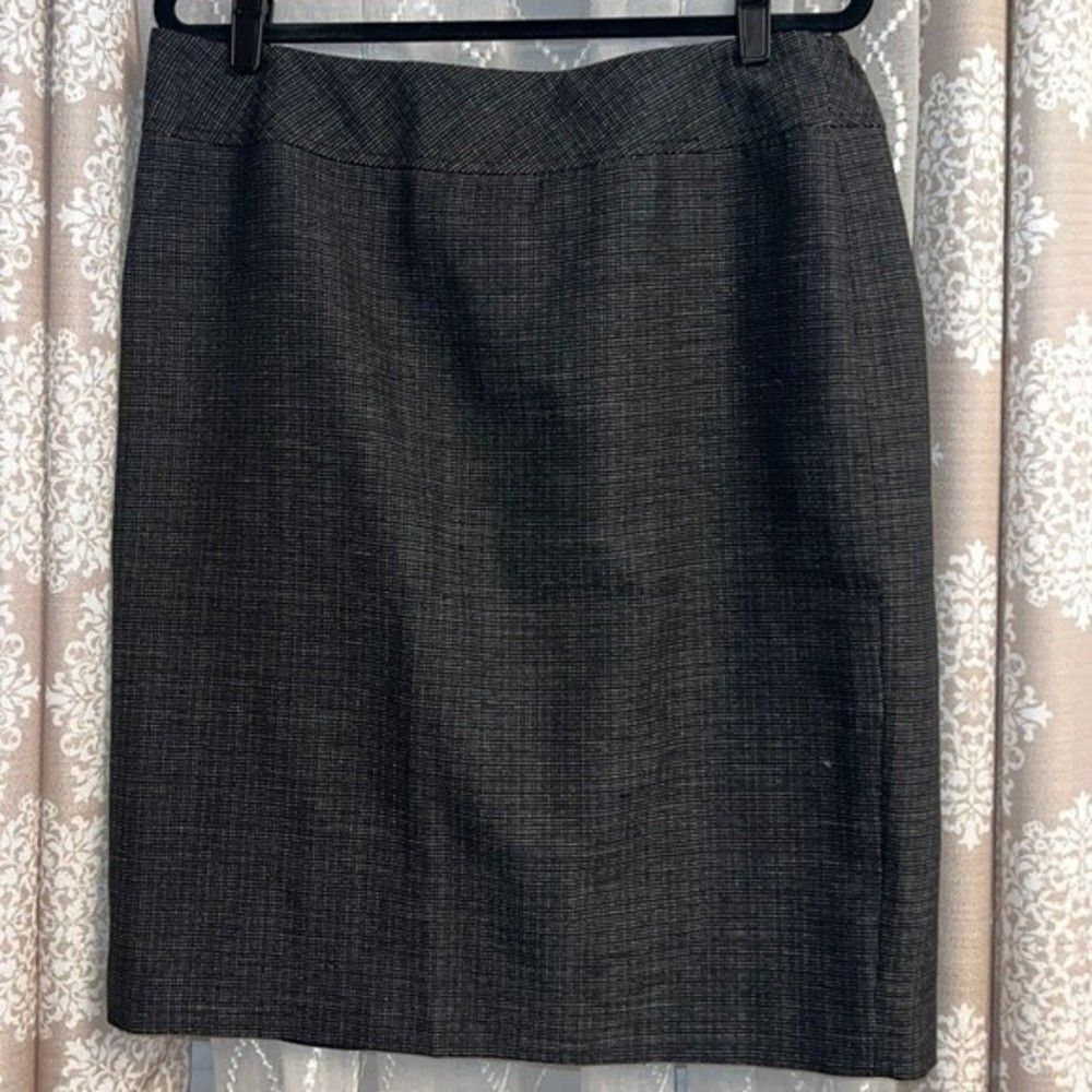 Jones Studio Black Skirt with Back Slit and Side Elastic – Size 14W